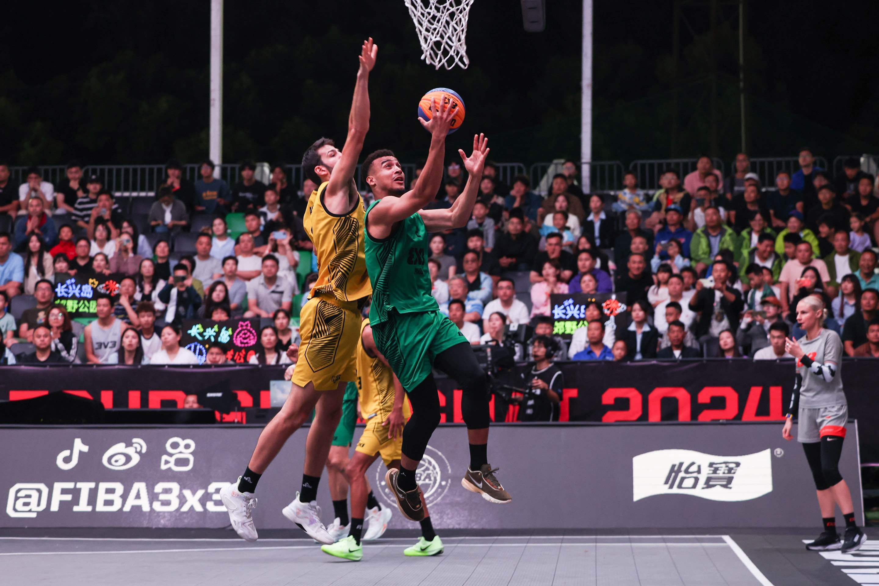 包含上海将举办未来四届FIBA3x3女子系列赛年度总决赛的词条